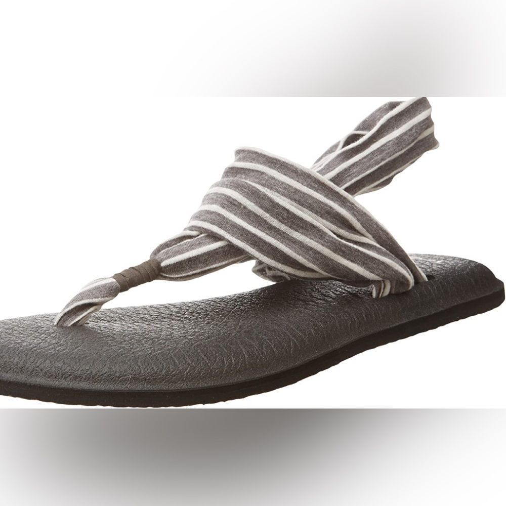 Sanuk sandals‎